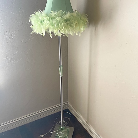 RELIST - Whimsical fun feather floor lamp - Picture 2 of 5